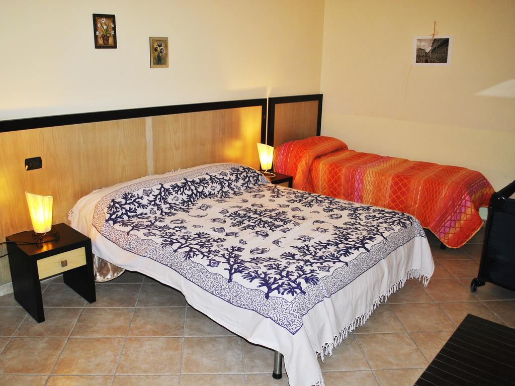 Red Hotel Sant'Elia Sant'Agata di Militello Room photo